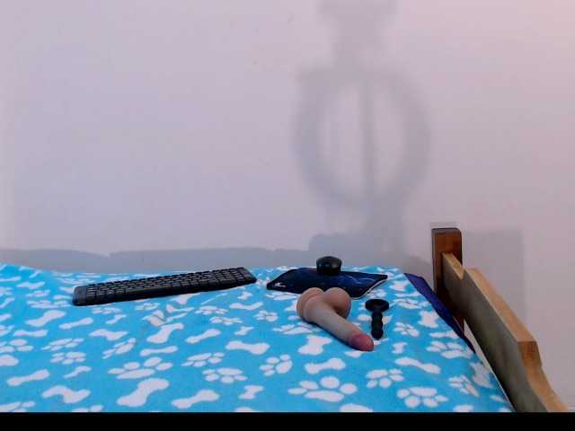 18jonesagnes live cam on BongaCams