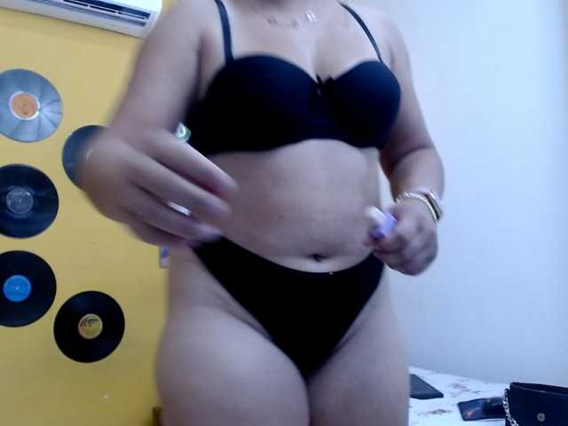 18jonesagnes live cam on BongaCams