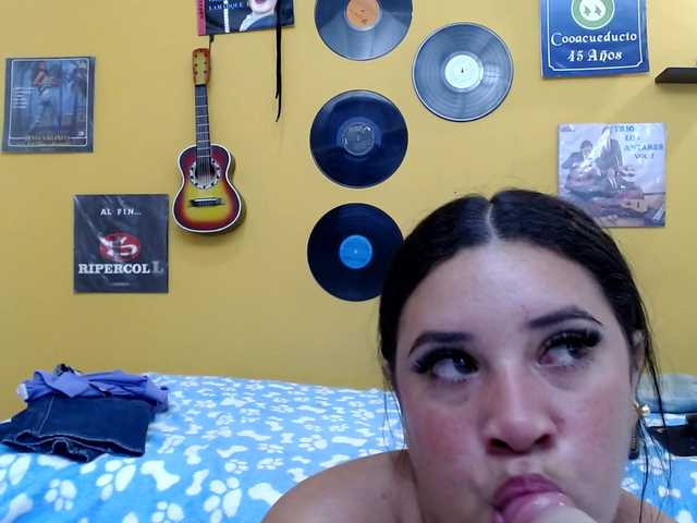 18jonesagnes live cam on BongaCams