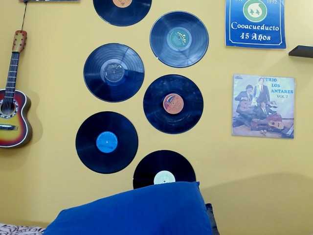 aniitaeyescute live cam on BongaCams