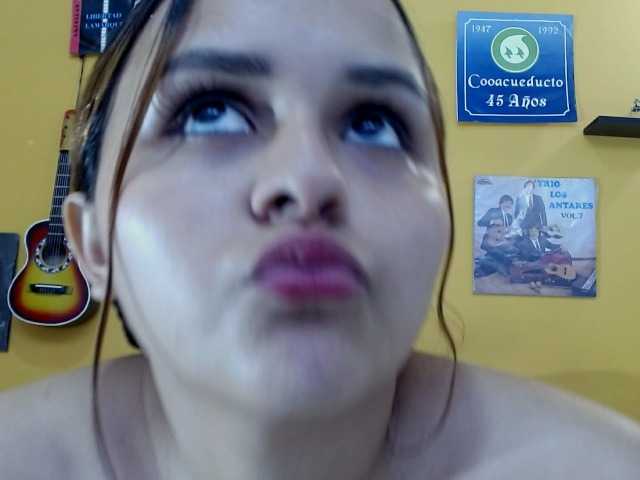 aniitaeyescute live cam on BongaCams