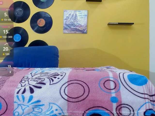 aniitaeyescute live cam on BongaCams