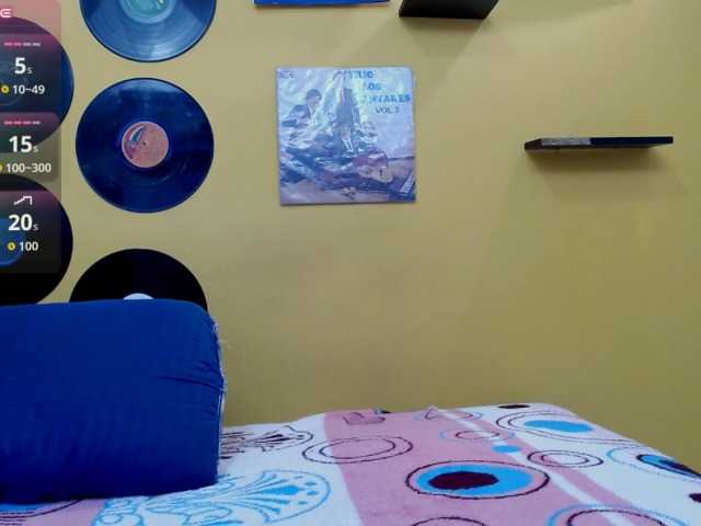 aniitaeyescute live cam on BongaCams