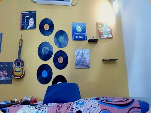 aniitaeyescute live cam on BongaCams