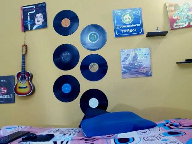 aniitaeyescute live cam on BongaCams