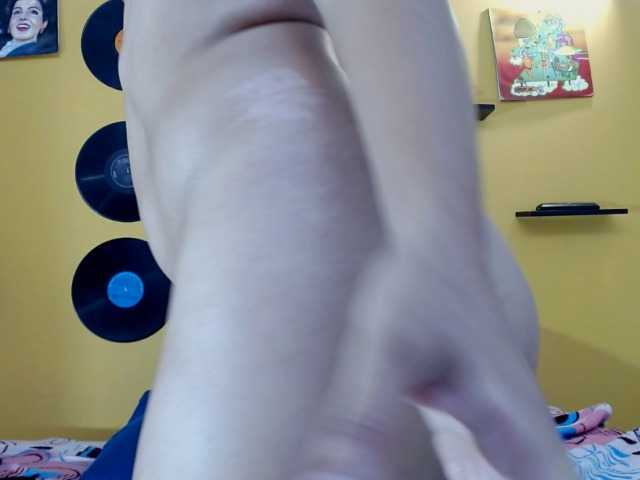 aniitaeyescute live cam on BongaCams