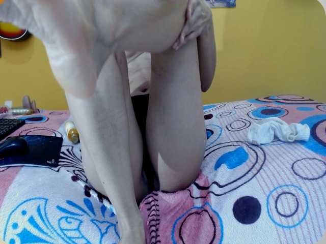 aniitaeyescute live cam on BongaCams