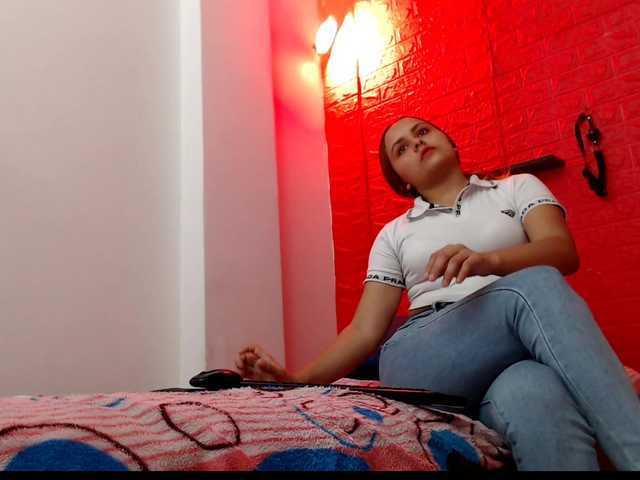 aniitaeyescute live cam on BongaCams