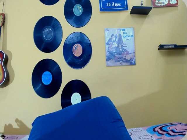 aniitaeyescute — live female cam