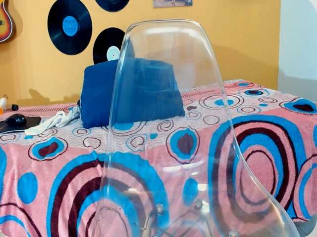 aniitaeyescute live cam on BongaCams