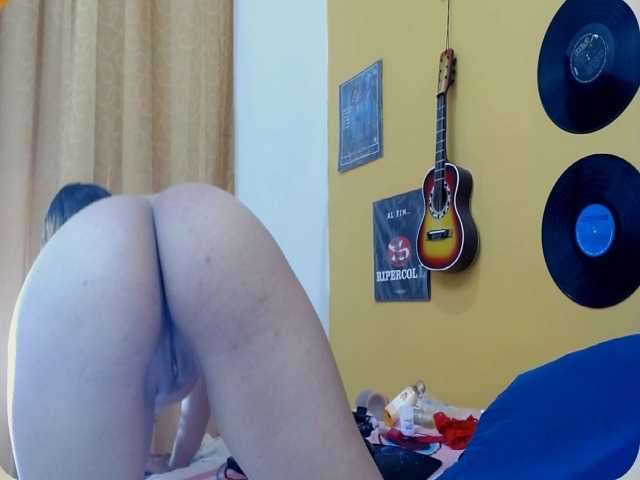 aniitaeyescute live cam on BongaCams