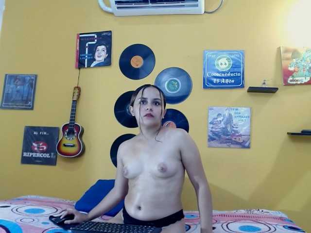 aniitaeyescute live cam on BongaCams