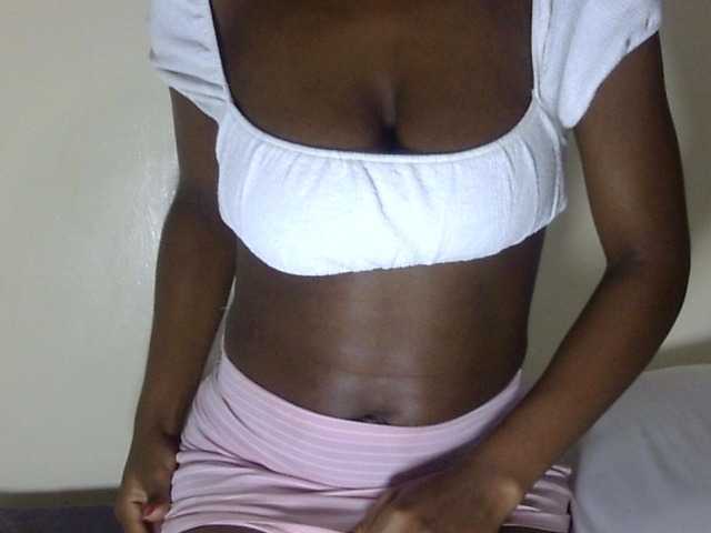 Masawi002 live cam on BongaCams
