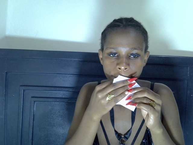 Masawi002 live cam on BongaCams