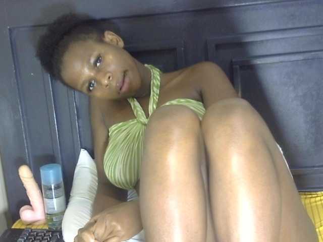 Masawi002 live cam on BongaCams