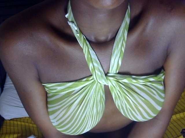 Masawi002 live cam on BongaCams