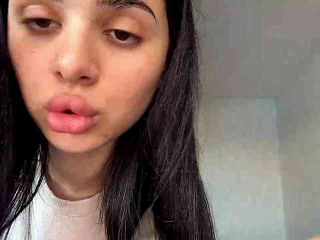 AyanaYeats webcam