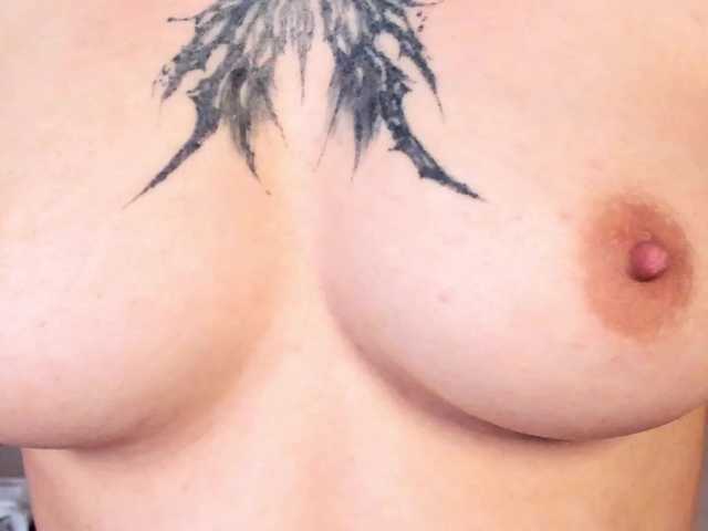 MikaMoony live cam on BongaCams