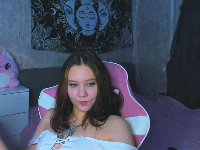 MikaMoony webcam