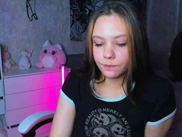 MikaMoony webcam