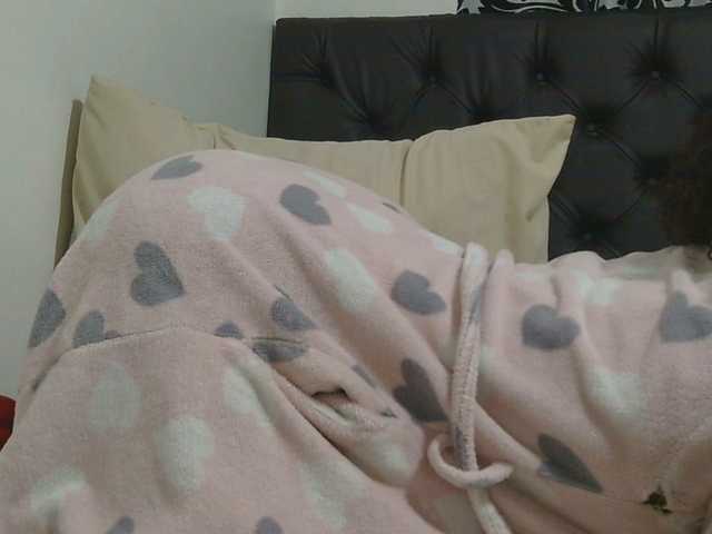 sluttylaura live cam on BongaCams