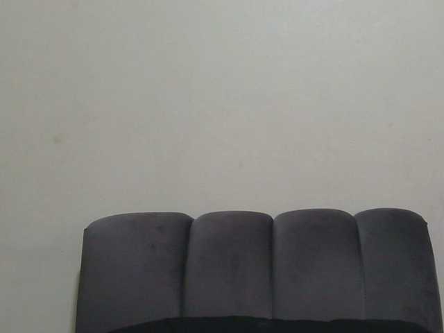 sluttylaura live cam on BongaCams