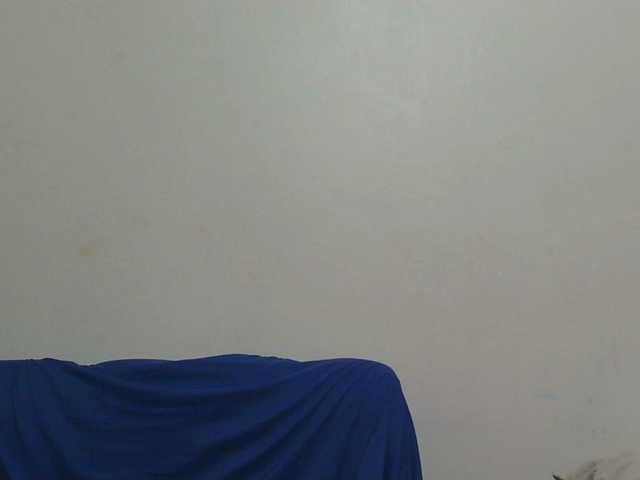 sluttylaura live cam on BongaCams