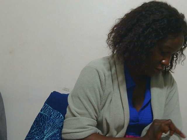 sluttylaura live cam on BongaCams