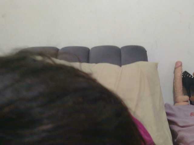 sluttylaura live cam on BongaCams