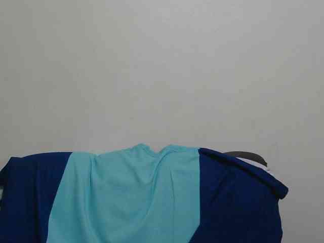 Sluttylaura's cam show statistics and live stream