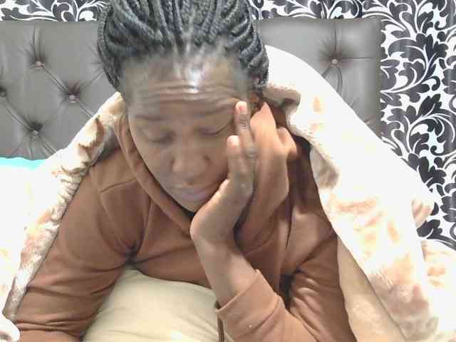 sluttylaura Live Webcam on BongaCams