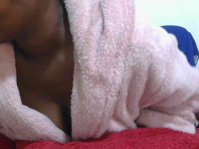 sluttylaura webcam