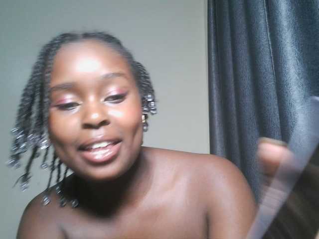 SpiceyNelly1 live cam on BongaCams