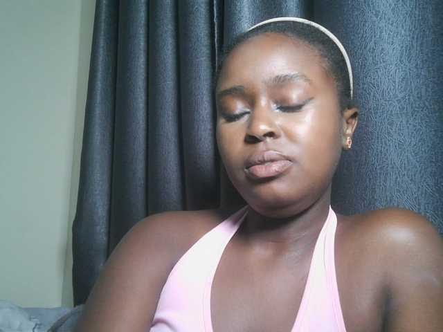 SpiceyNelly1 live cam on BongaCams