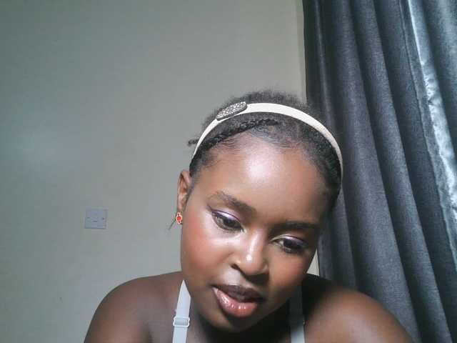 SpiceyNelly1 live cam on BongaCams