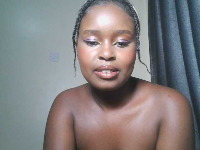 SpiceyNelly1 live cam on BongaCams