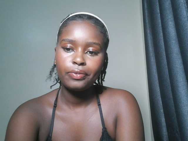 SpiceyNelly1 live cam on BongaCams