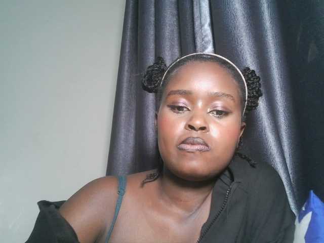 SpiceyNelly1 live cam on BongaCams