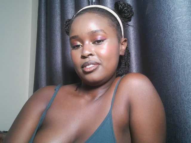 SpiceyNelly1 live cam on BongaCams