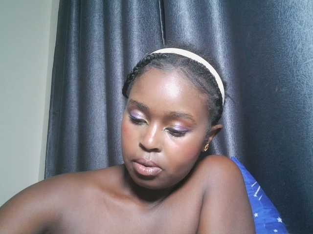 SpiceyNelly1 live cam on BongaCams