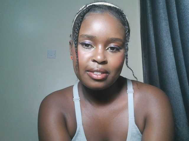 SpiceyNelly1 live cam on BongaCams