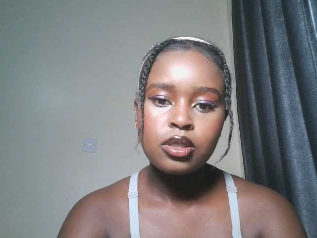 SpiceyNelly1 live cam on BongaCams