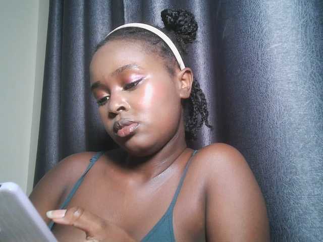 SpiceyNelly1 live cam on BongaCams