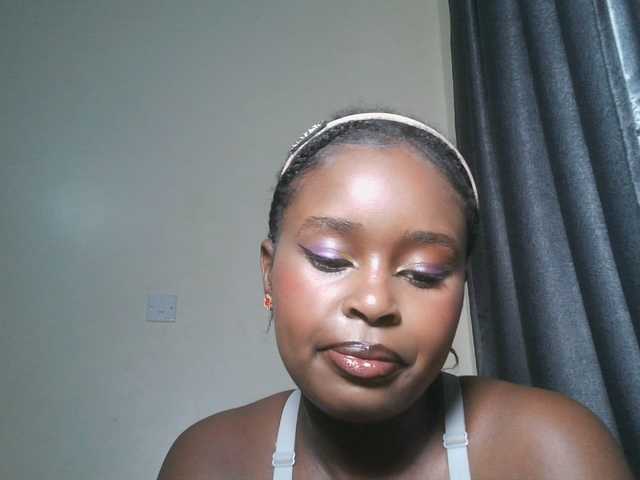 SpiceyNelly1 live cam on BongaCams
