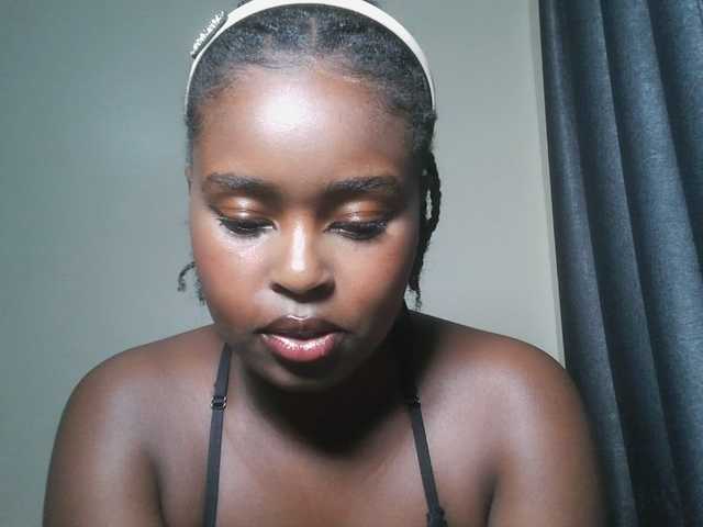 SpiceyNelly1 live cam on BongaCams