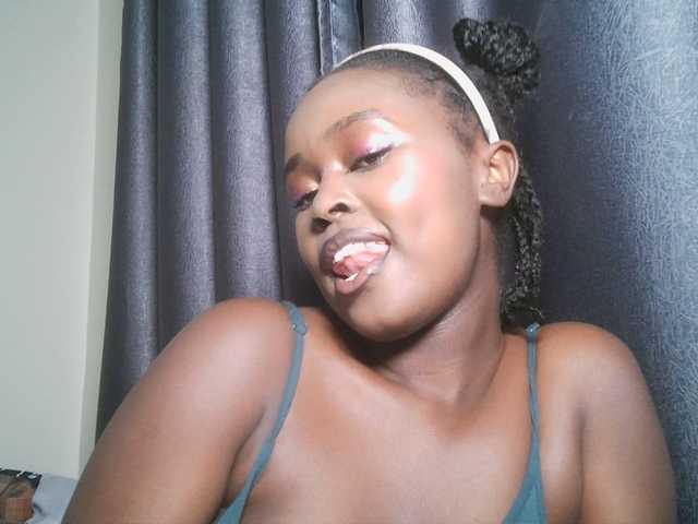 SpiceyNelly1 live cam on BongaCams