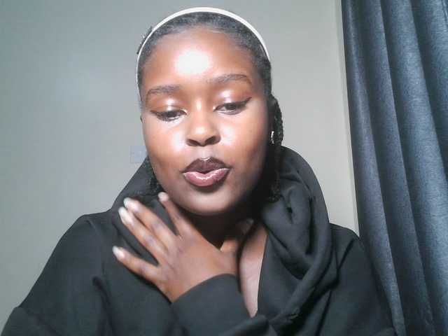 SpiceyNelly1 live cam on BongaCams