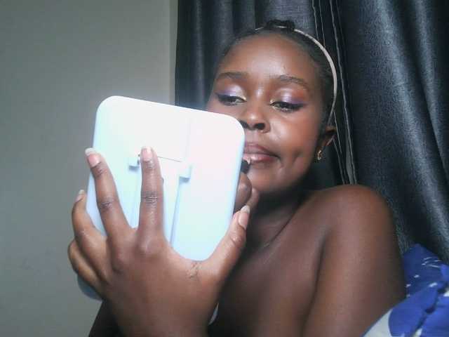 SpiceyNelly1 live cam on BongaCams