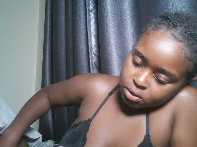 SpiceyNelly1 live cam on BongaCams