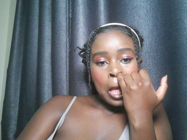 SpiceyNelly1 live cam on BongaCams
